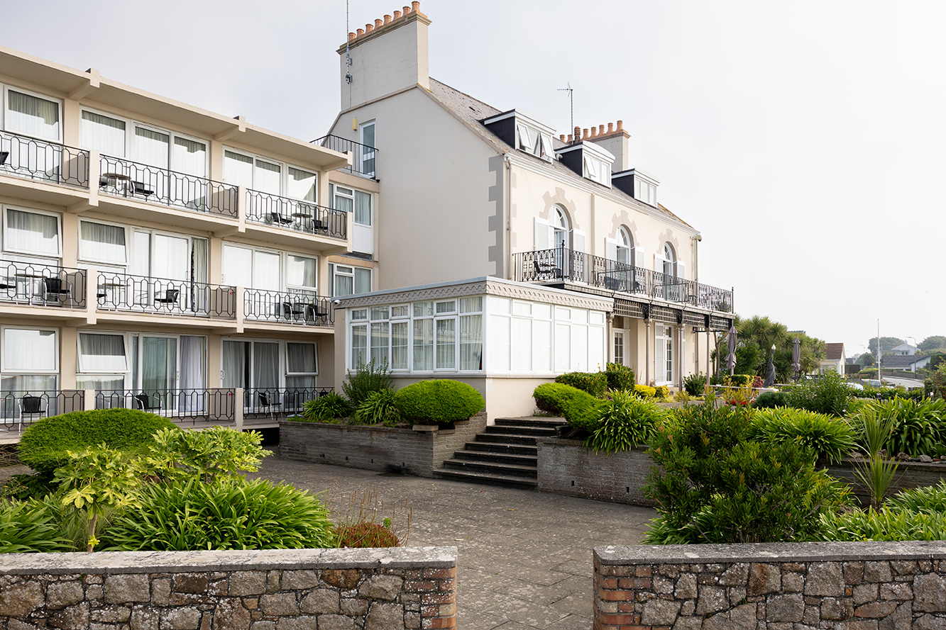 FREE dinner | Pontac House in Jersey