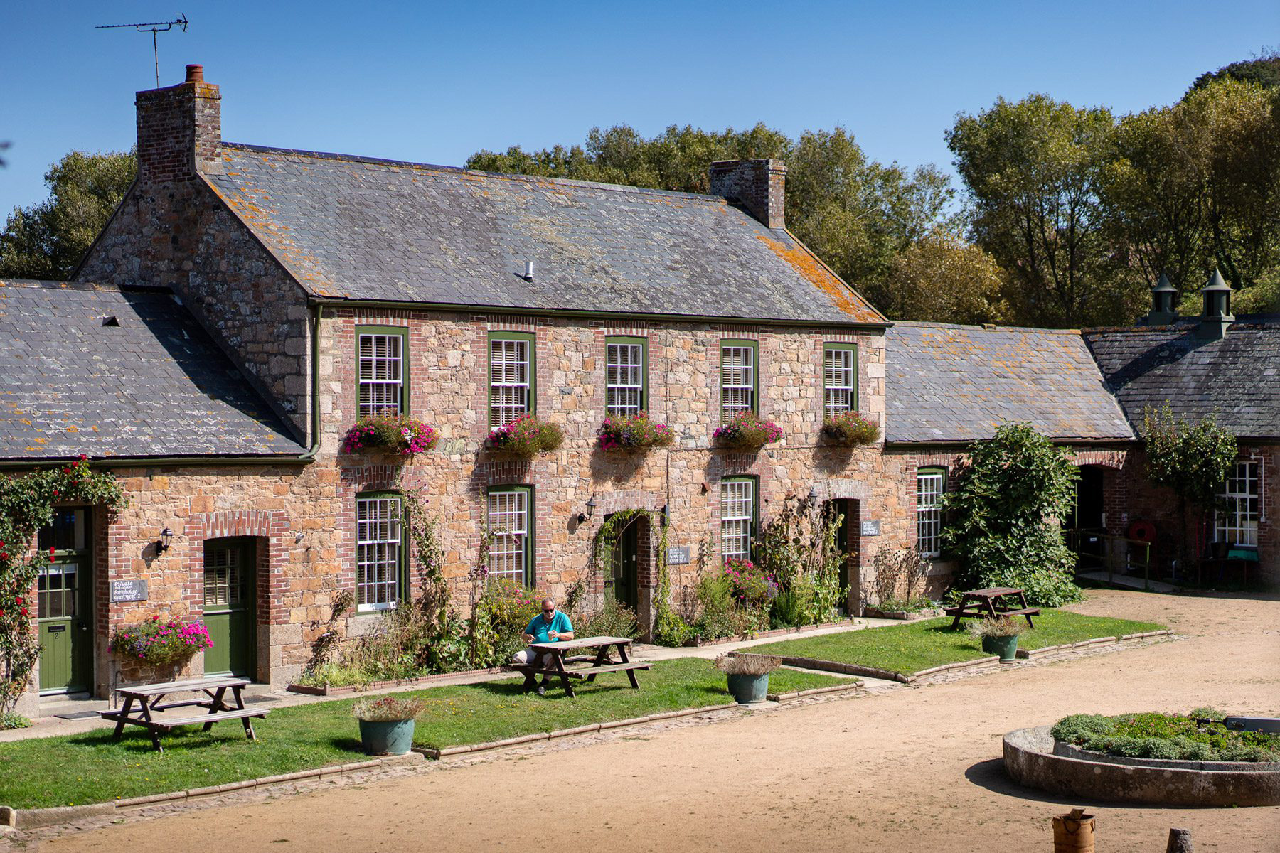 Self catering | The Botanic Gardens at Samares Manor, Jersey | 4 sharing